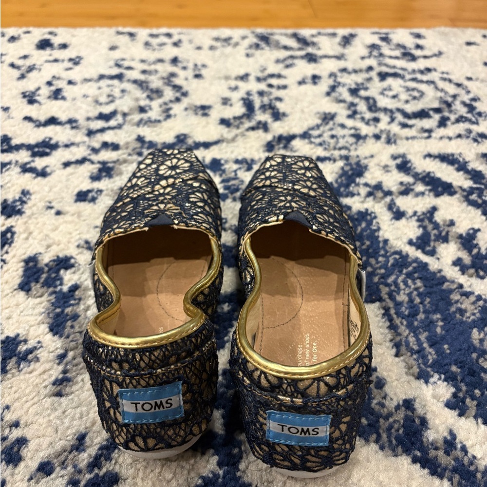 TOMS Navy Blue & Gold Lace Flats